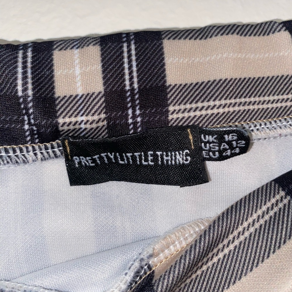 Prettylittlething skirt - Picture 3 of 6